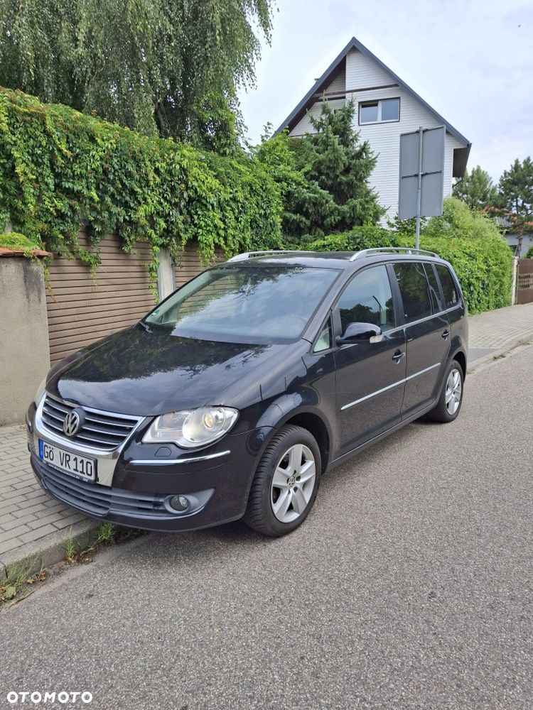Volkswagen Touran - 4