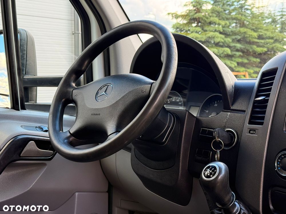 Mercedes-Benz Sprinter - 22