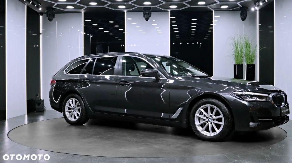 BMW Seria 5 530d Luxury Line - 11