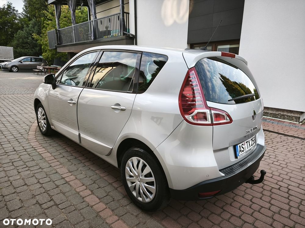 Renault Scenic 1.6 16V 110 TomTom Edition - 13