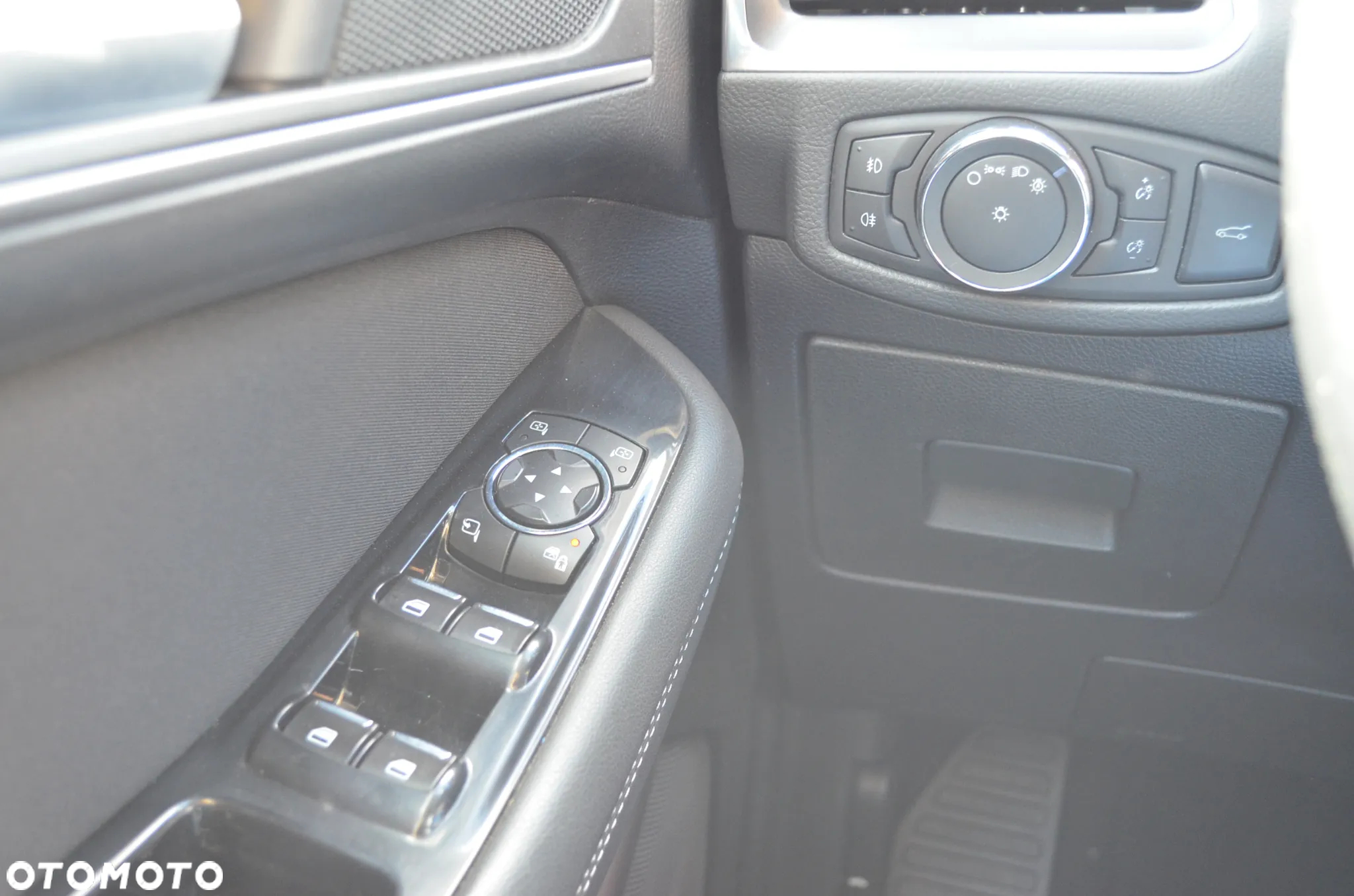 Ford S-Max - 8