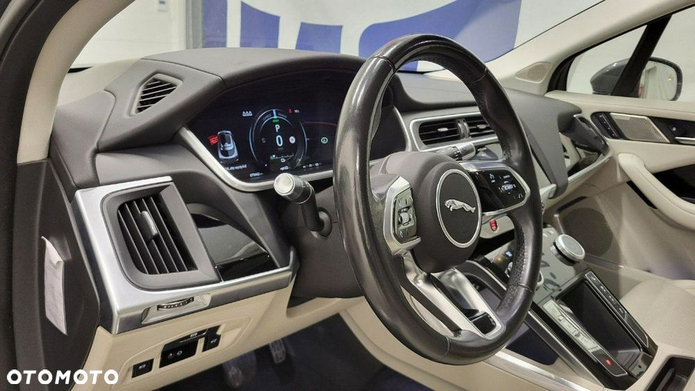 Jaguar I-Pace - 12