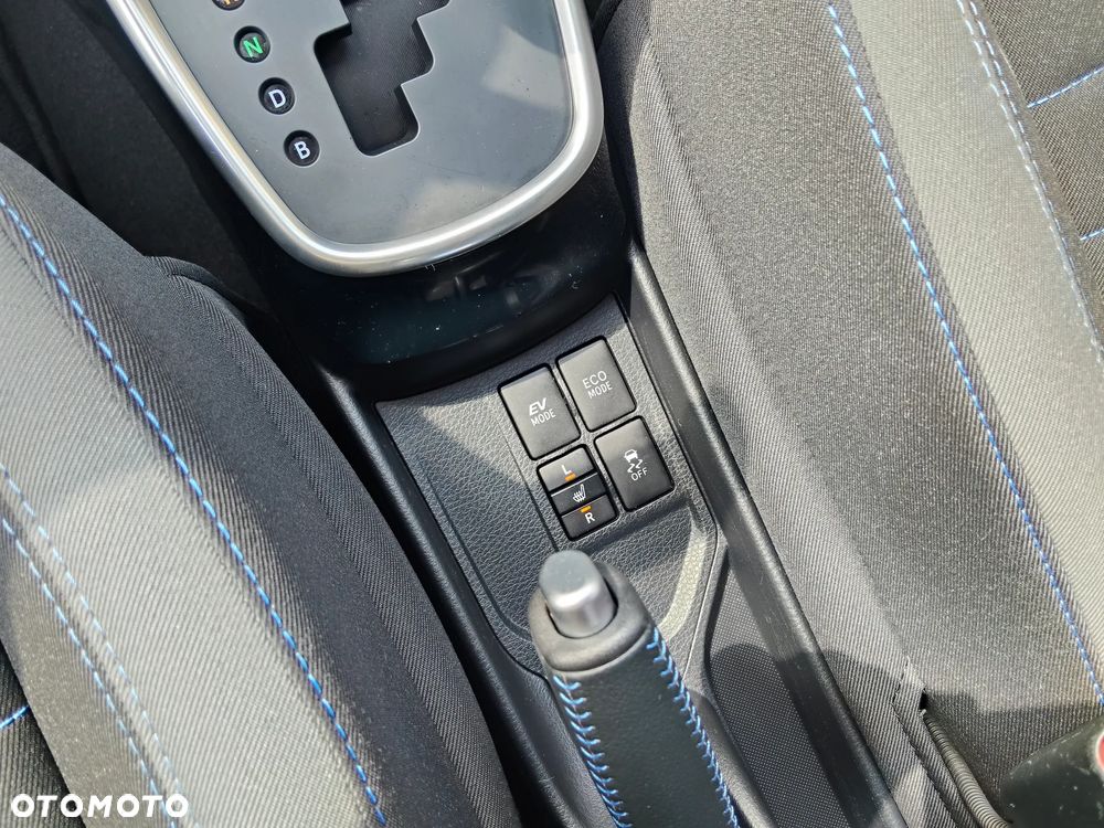 Toyota Yaris Hybrid 100 Premium - 23