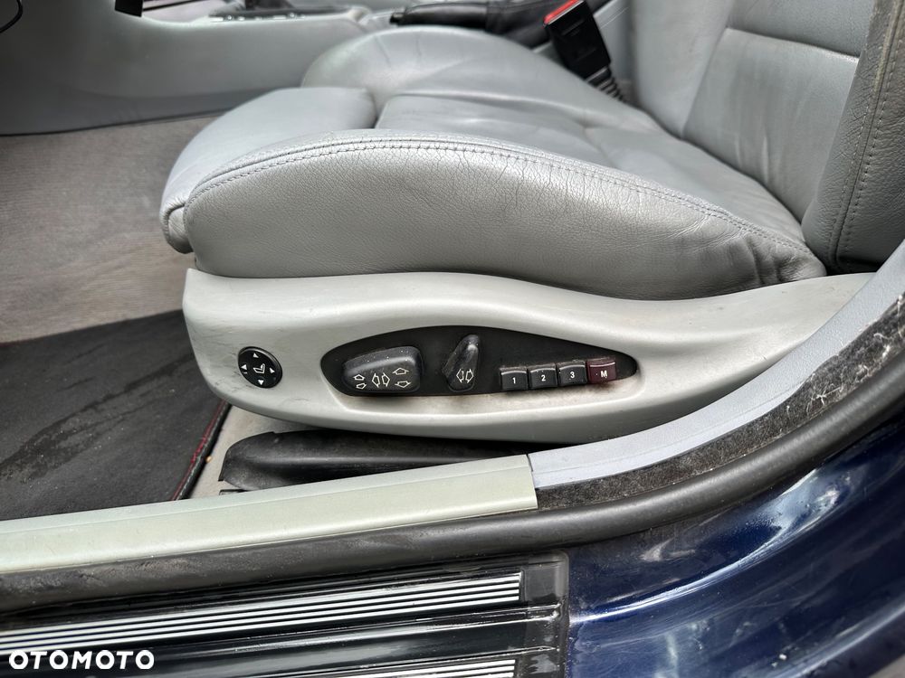 BMW Seria 3 330i - 11