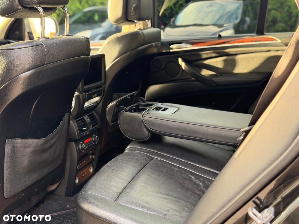 BMW X5 xDrive35i - 12