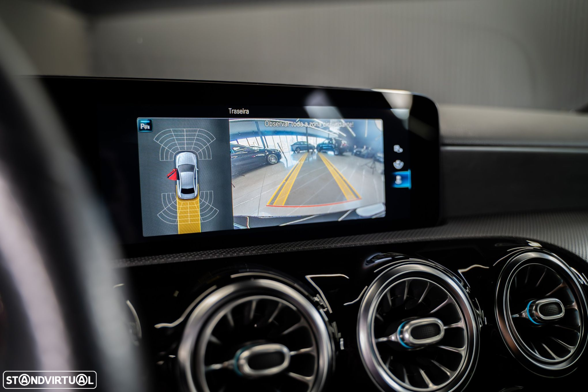 Mercedes-Benz A 250 Limousine e AMG Line - 25