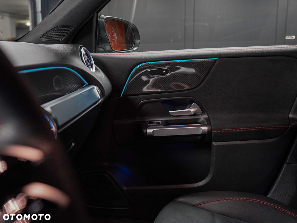 Mercedes-Benz GLB 200 AMG Line 7G-DCT - 38