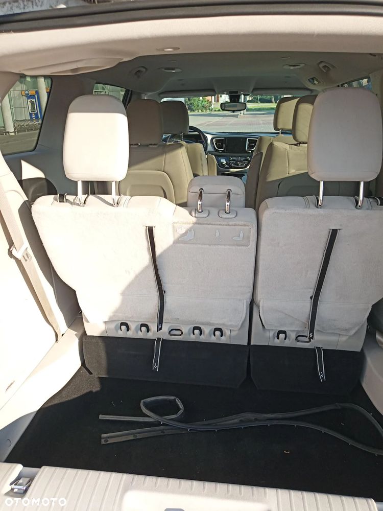 Chrysler Pacifica - 13