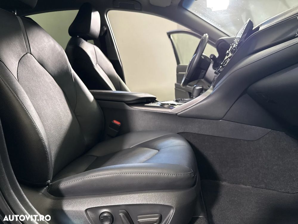 Toyota Camry - 11