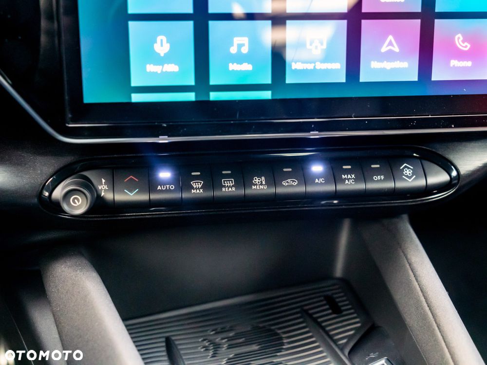 Alfa Romeo Junior 1.2 mHEV Ibrida Speciale eDCT - 29