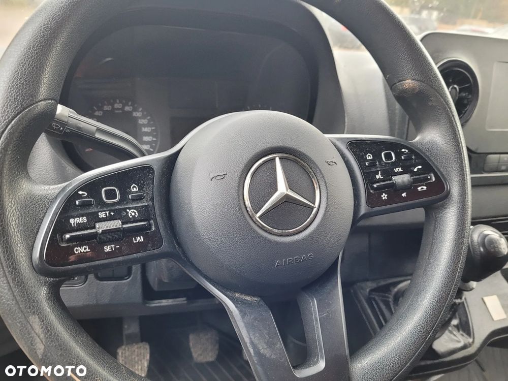 Mercedes-Benz Sprinter - 10