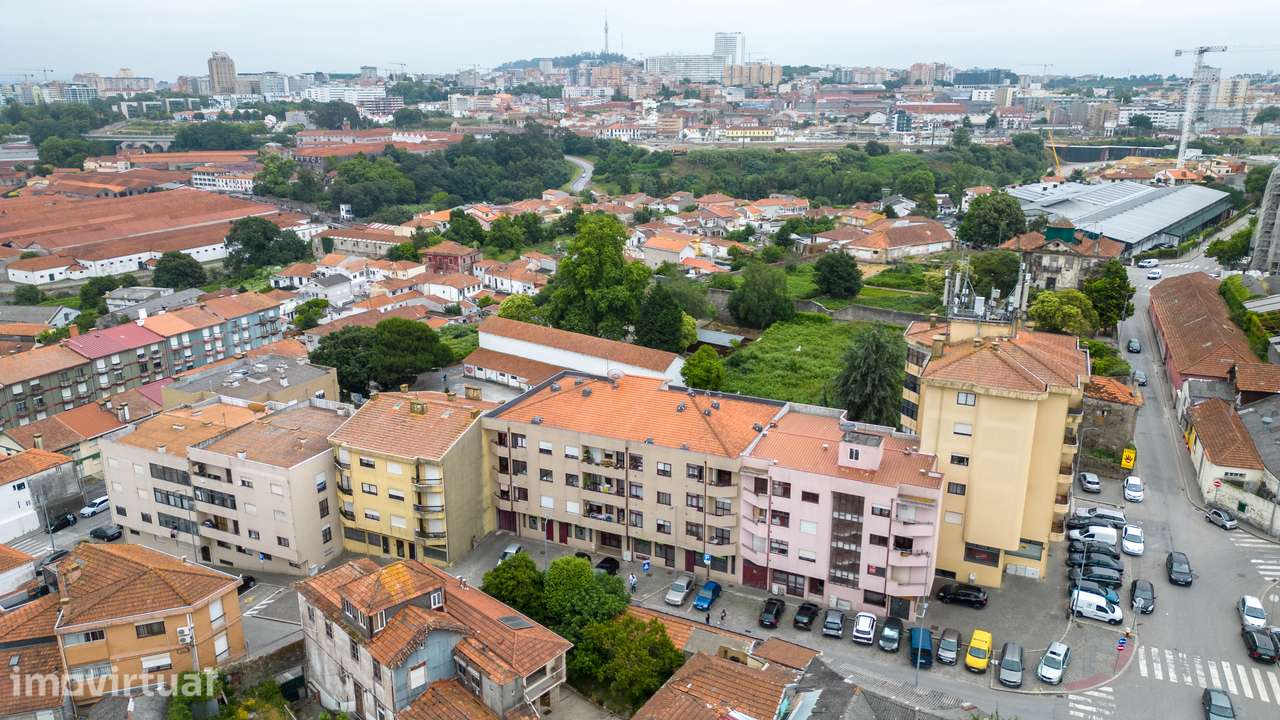 4 Lojas Comerciais em Santa Marinha (Candal) - Grande imagem: 3/43