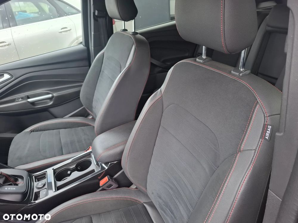 Ford Kuga 1.5 EcoBoost 2x4 ST-Line - 23