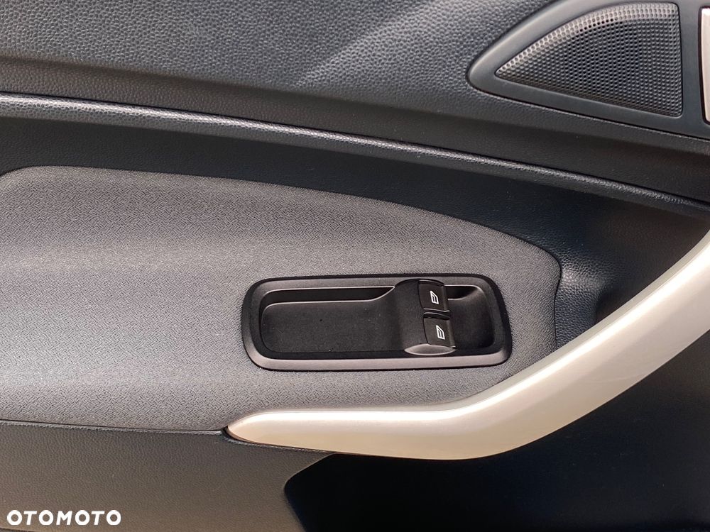 Ford Fiesta 1.4 Titanium EU5 - 27