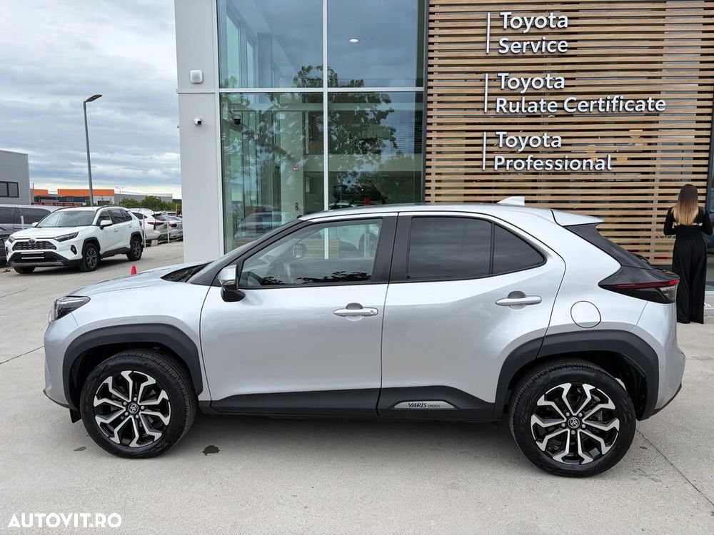 Toyota Yaris Cross 1.5 VVT-i HSD 4x4 Exclusive Elegant - 4