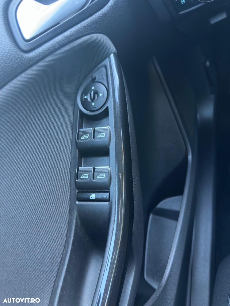 Ford Focus 1.5 EcoBlue Start-Stopp-System TITANIUM - 25