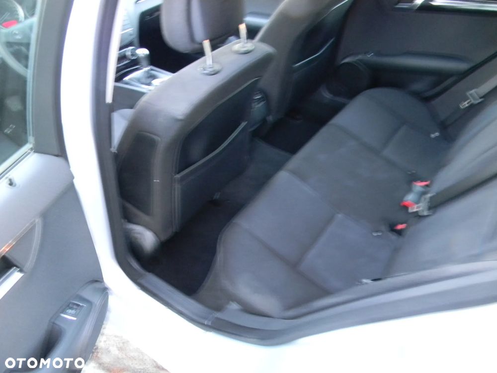 Mercedes-Benz Klasa C 220 CDI Automatik DPF Sport Edition - 6