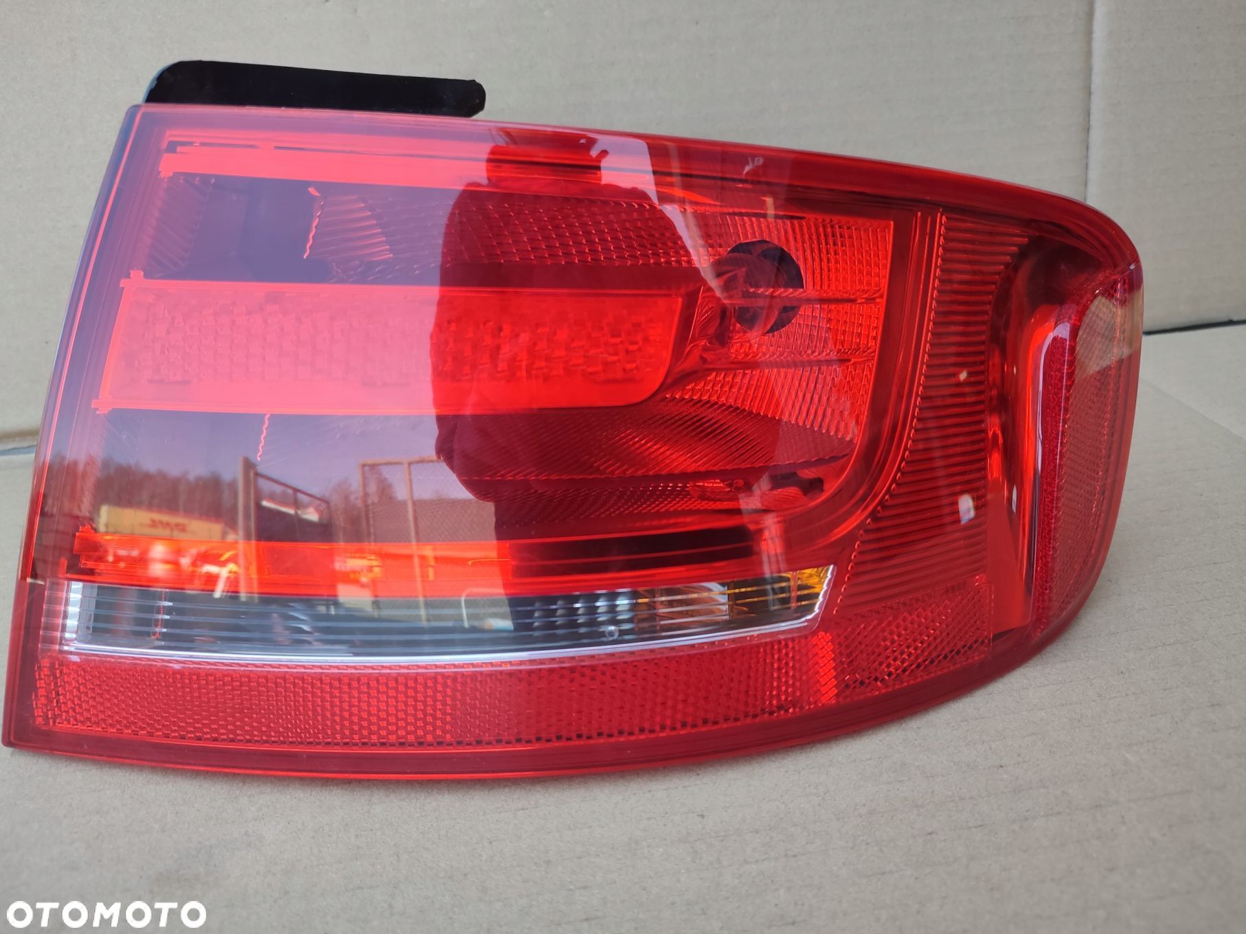 Lampa prawy tył w błotnik AUDI A4 B8 EUROPA SEDAN - 1