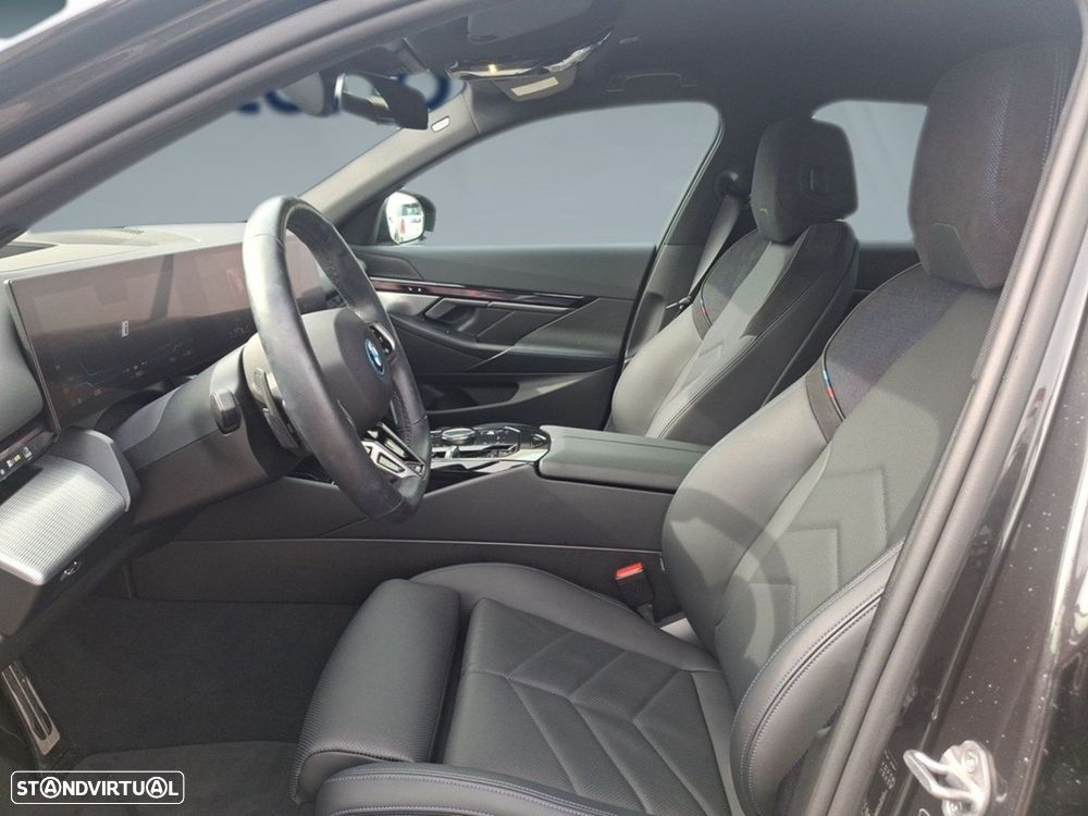 BMW i5 eDrive40 Pack Desportivo M - 11