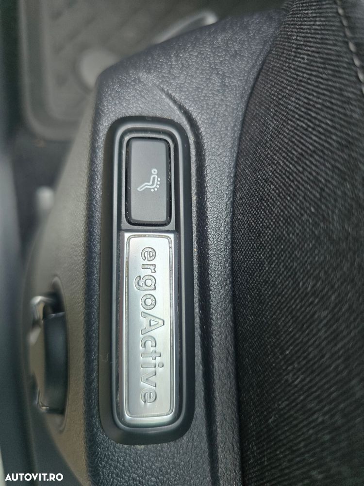 Volkswagen Tiguan - 12