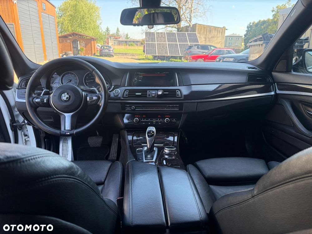 BMW Seria 5 550i - 10