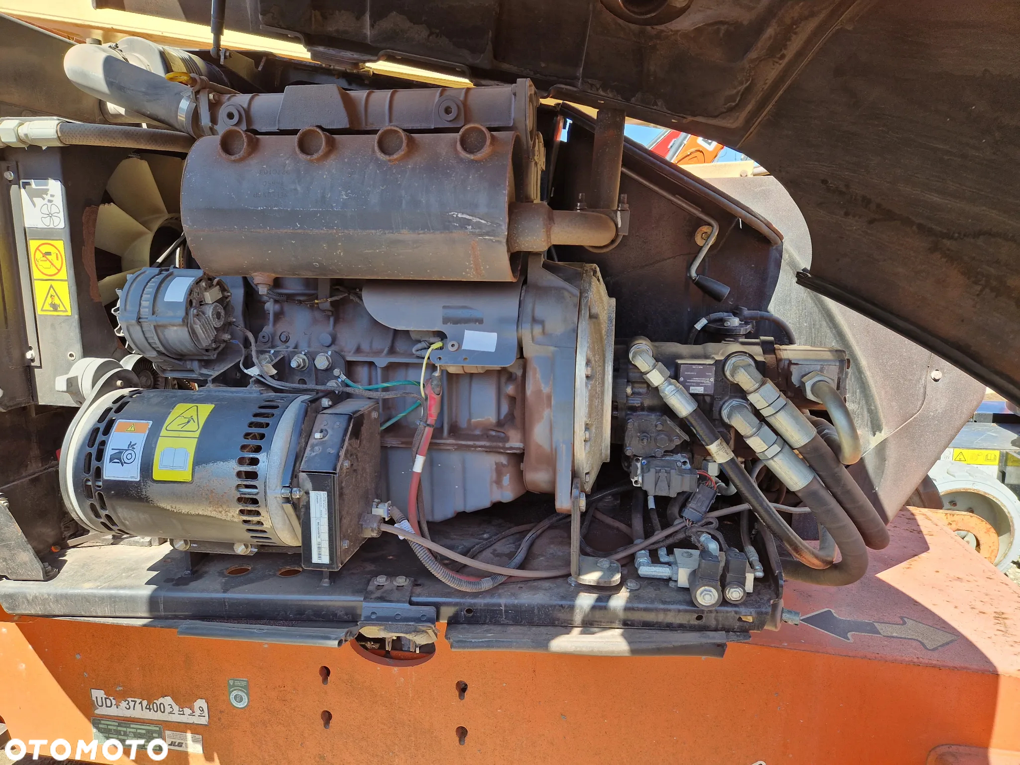 JLG 600AJ - 11