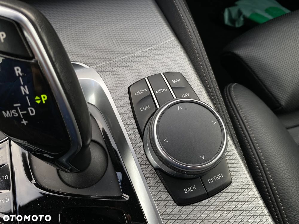 BMW Seria 5 540i xDrive Touring - 19