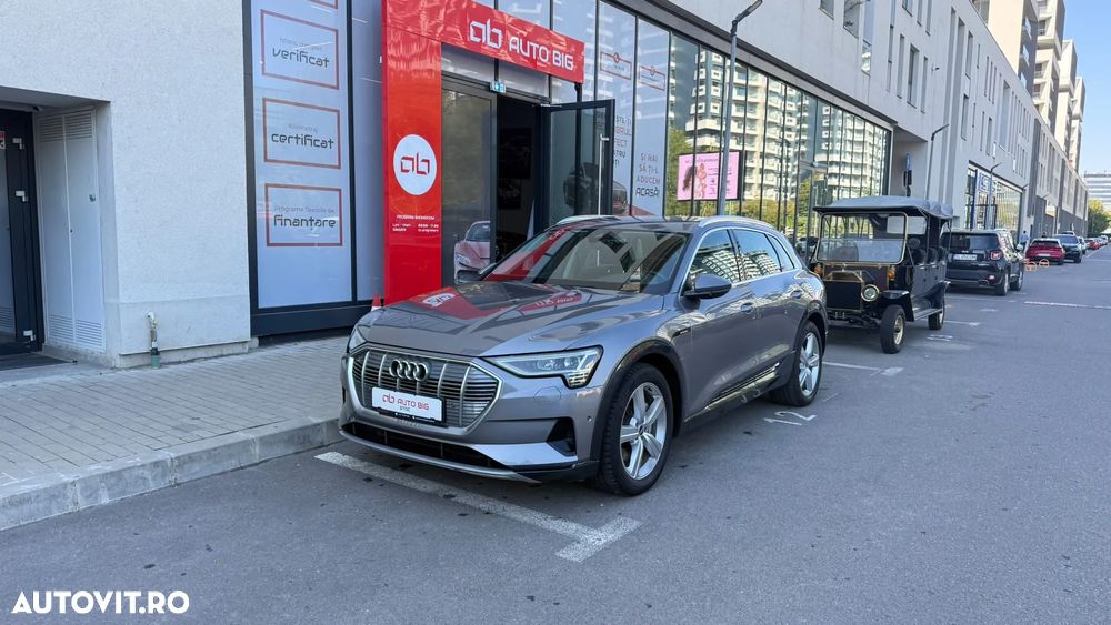 AUDI e-tron