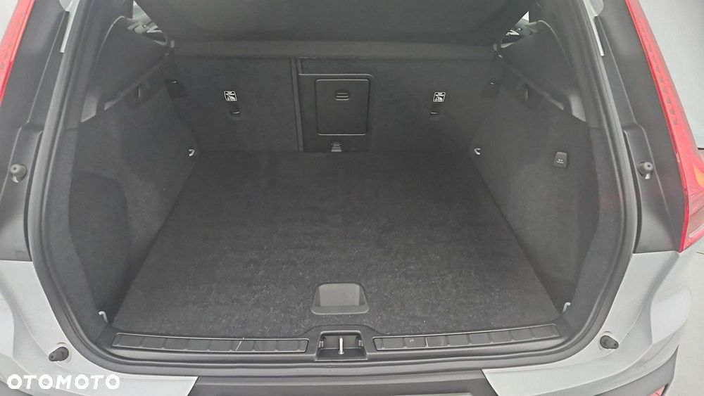 Volvo XC 40 - 25