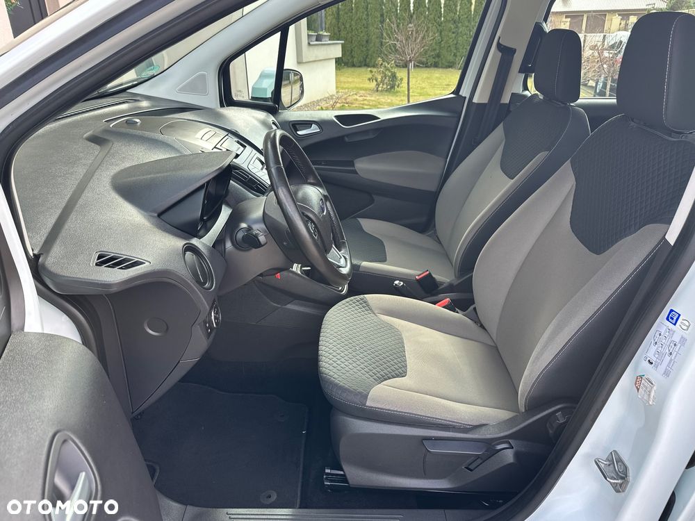 Ford Tourneo Courier 1.5 TDCi S&S Ambiente - 28