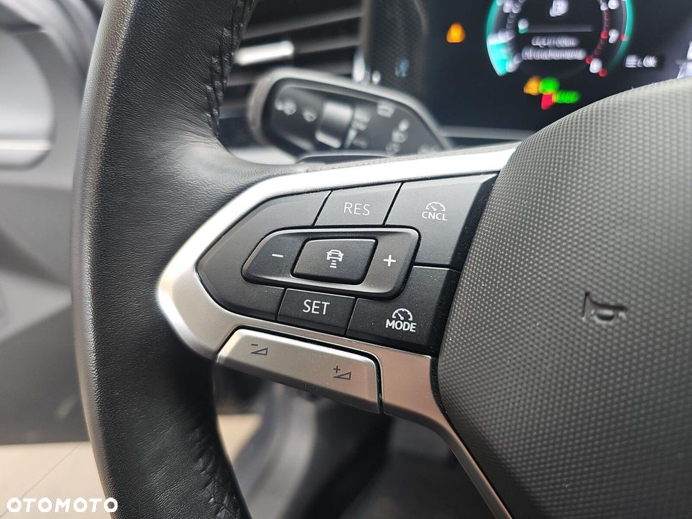 Volkswagen Passat - 14