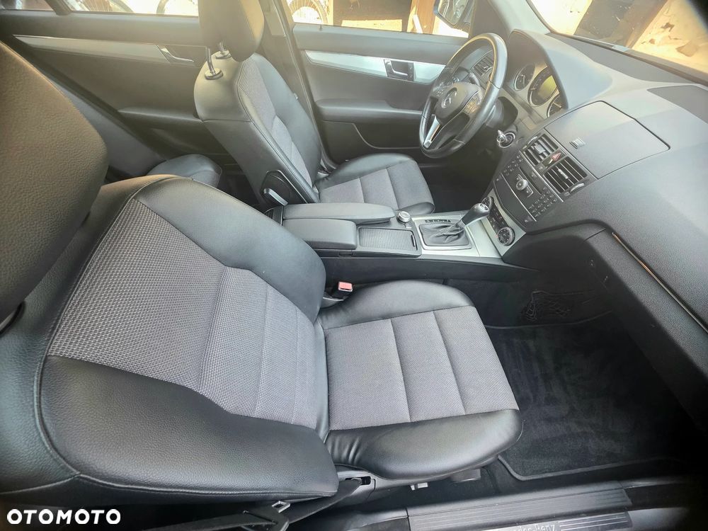 Mercedes-Benz Klasa C 220 CDI DPF Automatik Avantgarde - 6