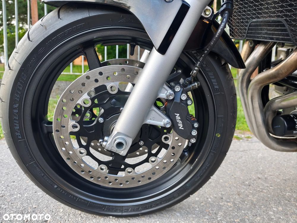Honda CB - 12