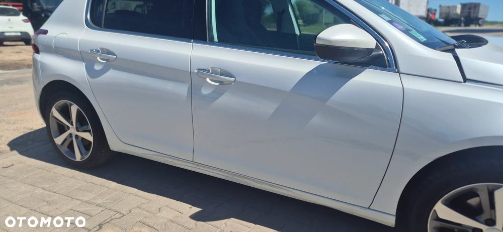 Peugeot 308 1.2 PureTech Allure S&S - 6