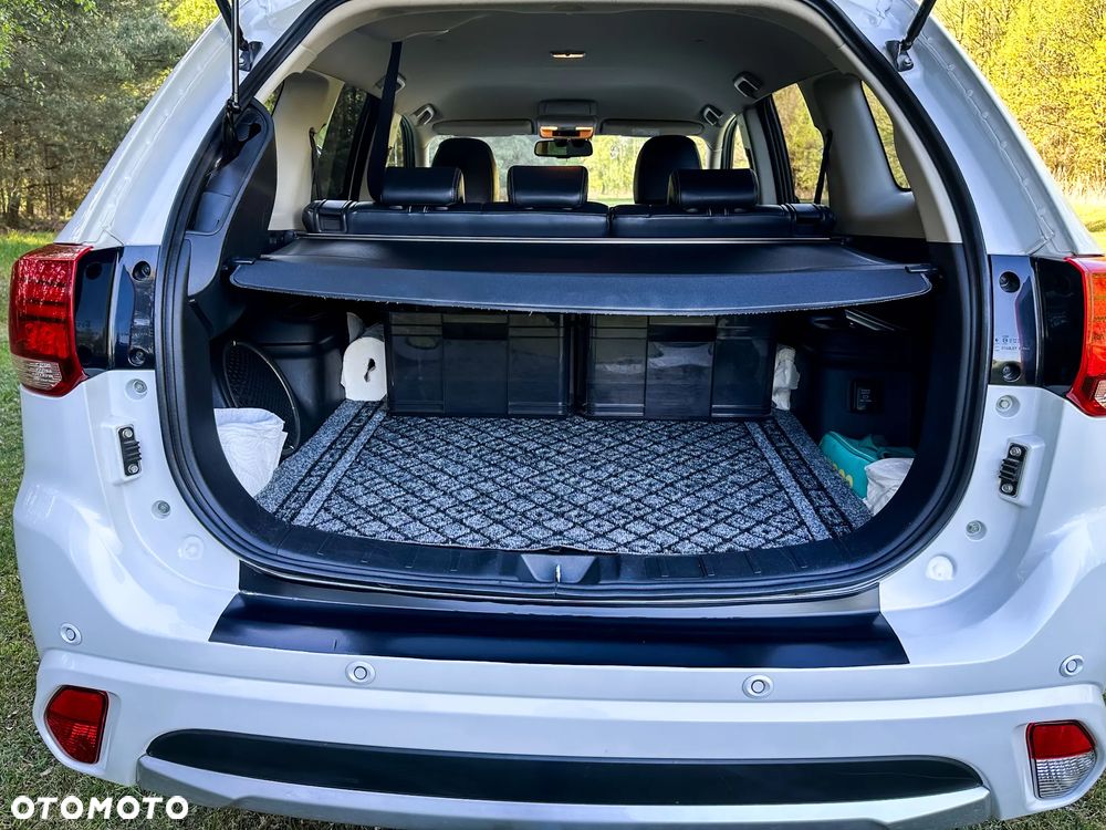 Mitsubishi Outlander Intense + - 21