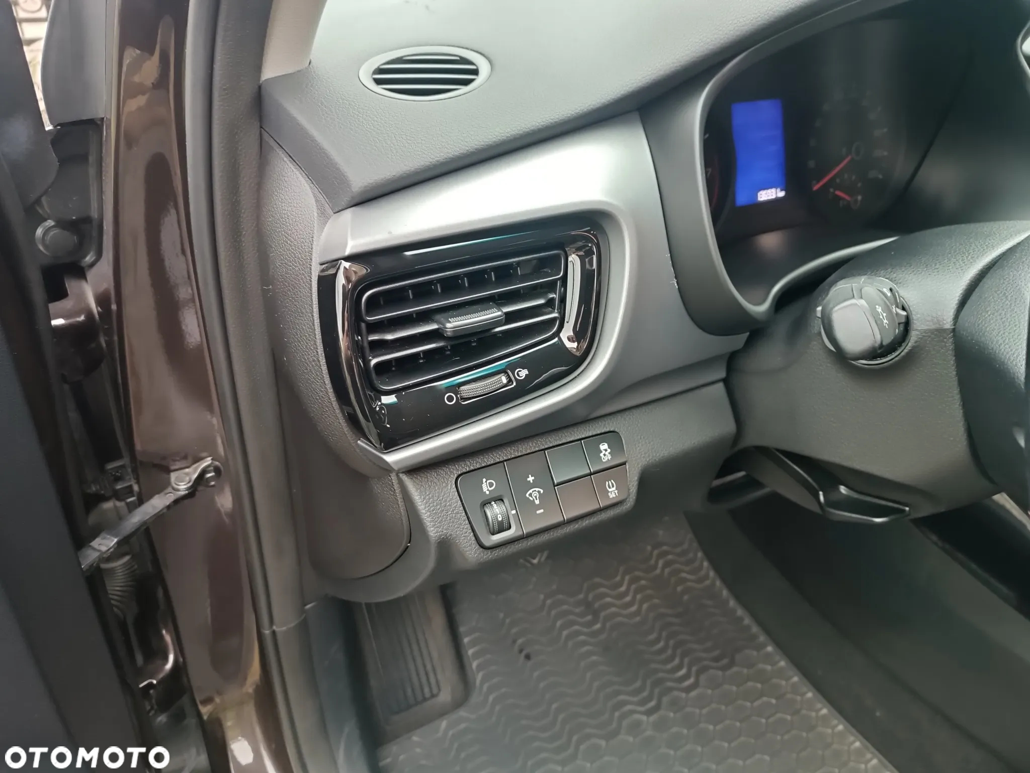 Kia Stonic - 11