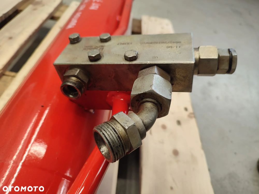 Siłownik podnoszenia masztu Manitou MLT 735 - 9