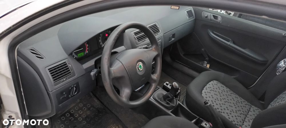 Skoda Fabia - 5
