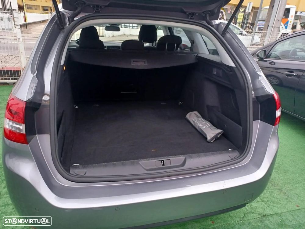 Peugeot 308 SW 1.5 BlueHDi Style - 22