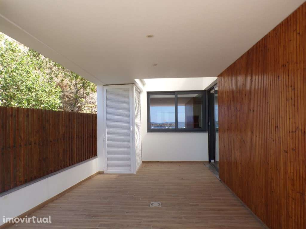 Apartamento T2, em primeira linha, com vista mar na marginal, em Se... - Grande imagem: 2/30