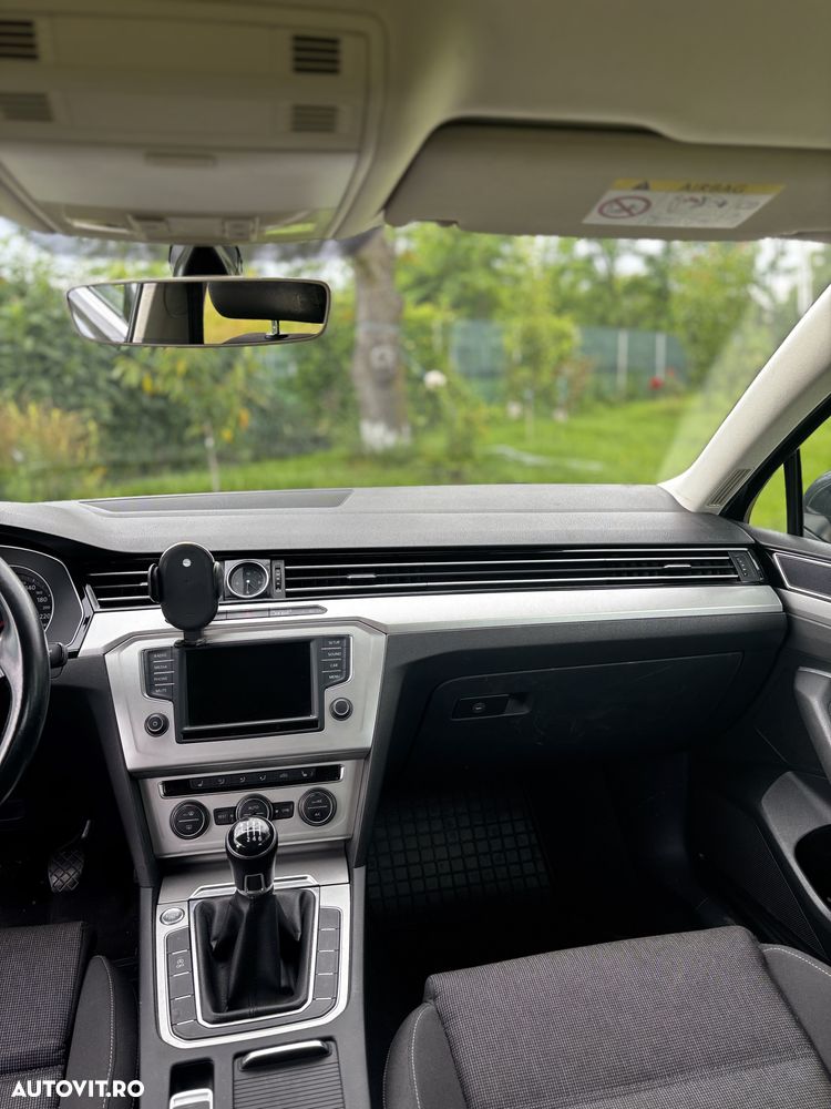 Volkswagen Passat 2.0 TDI Comfortline - 25