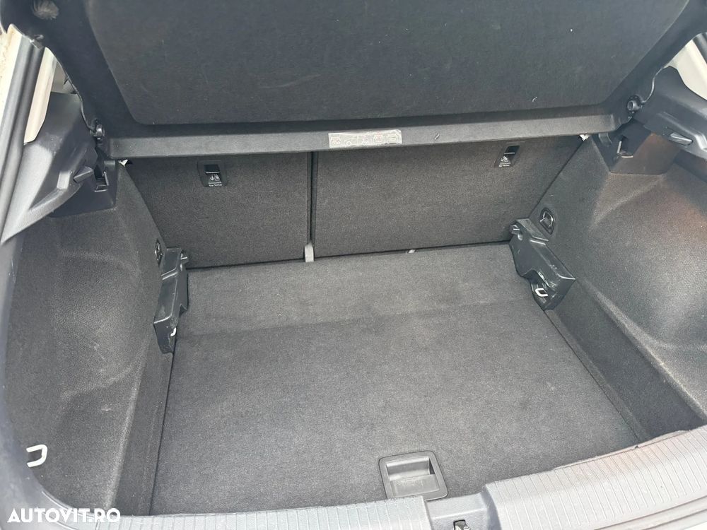 Volkswagen T-Roc 1.0 TSI Design - 12