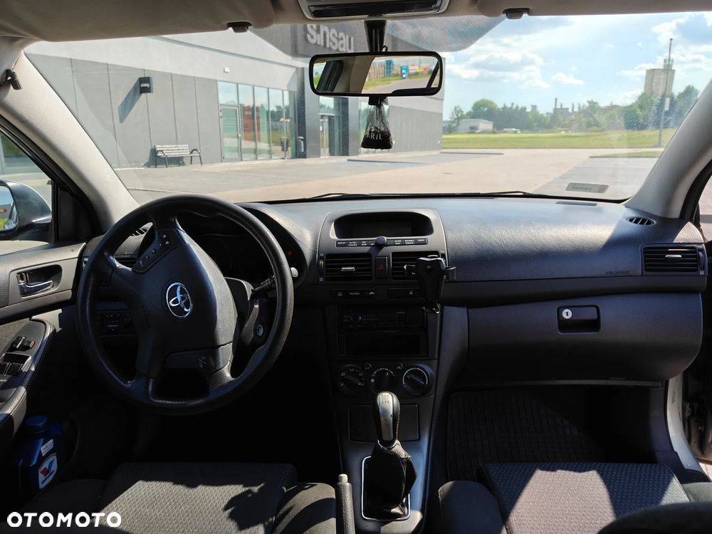 Toyota Avensis 1.8 VVT-i Terra - 5