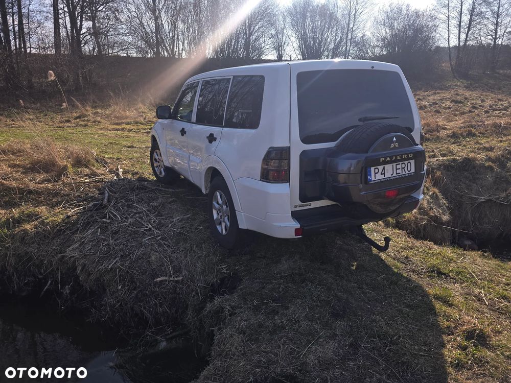 Mitsubishi Pajero - 9