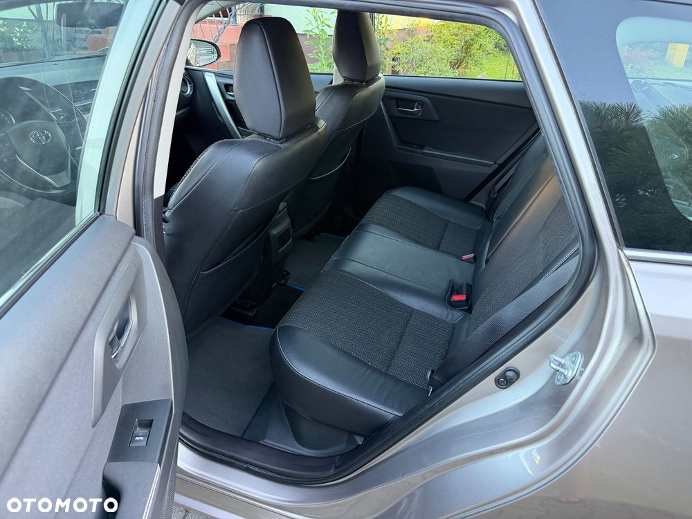Toyota Auris 1.8 VVT-i Automatik Executive - 27