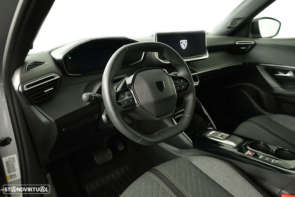 Peugeot 2008 1.2 PureTech Allure EAT8 - 7