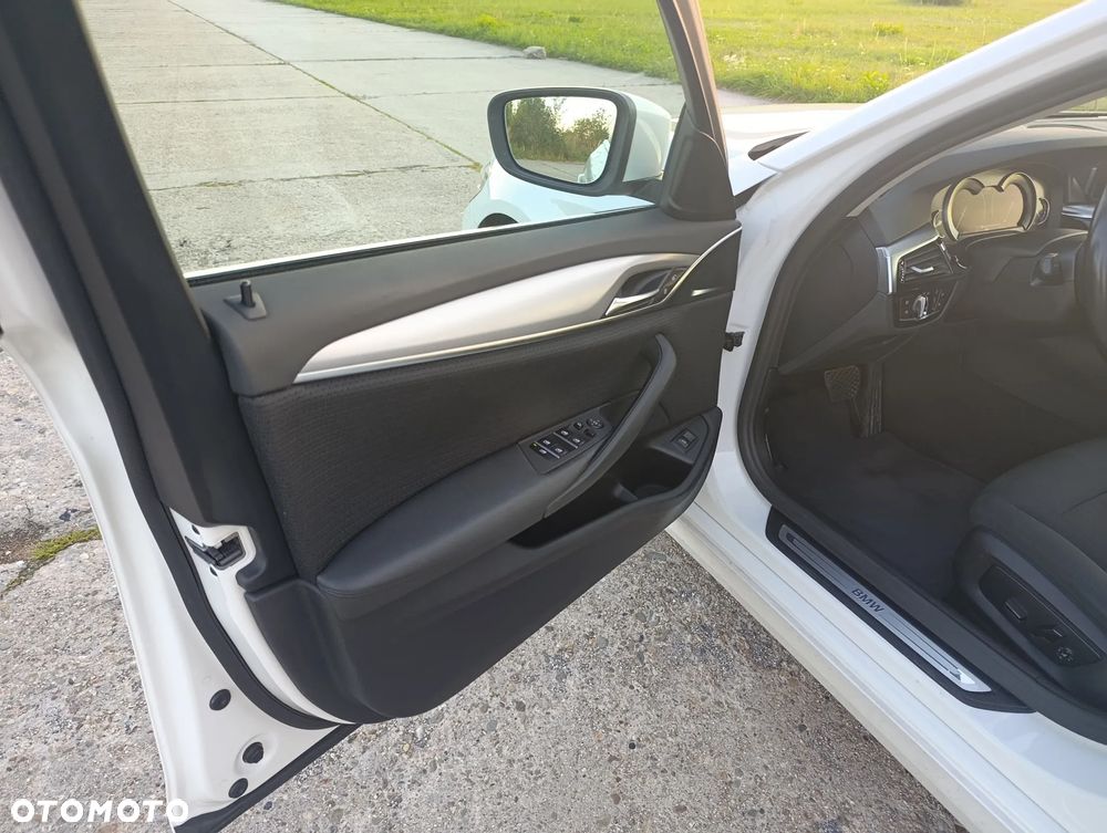 BMW Seria 5 520d - 14