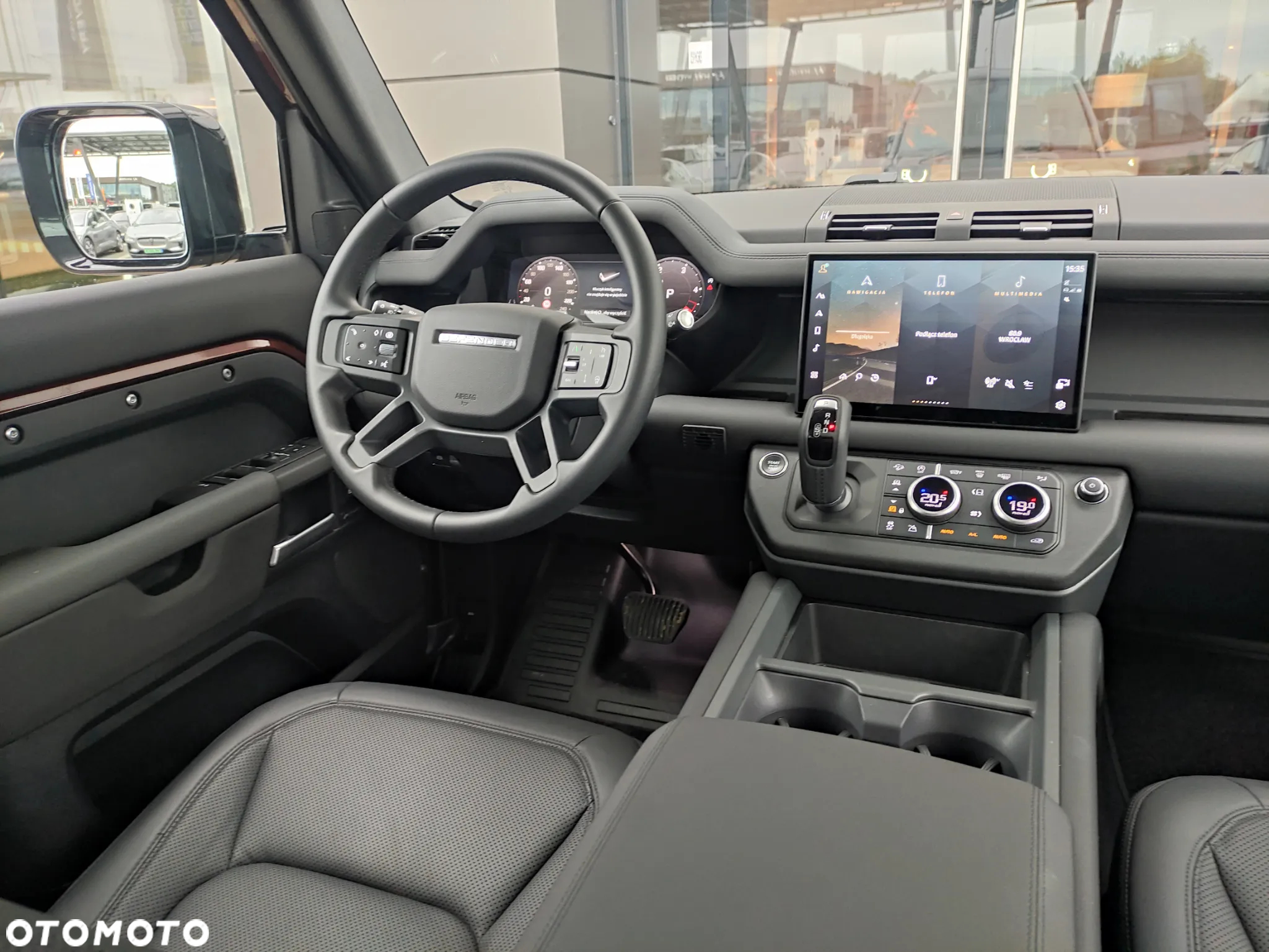 Land Rover Defender - 3