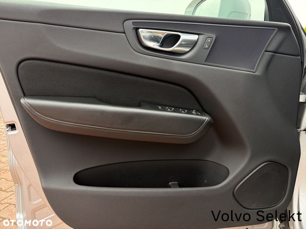 Volvo XC 60 D4 AWD Momentum - 12
