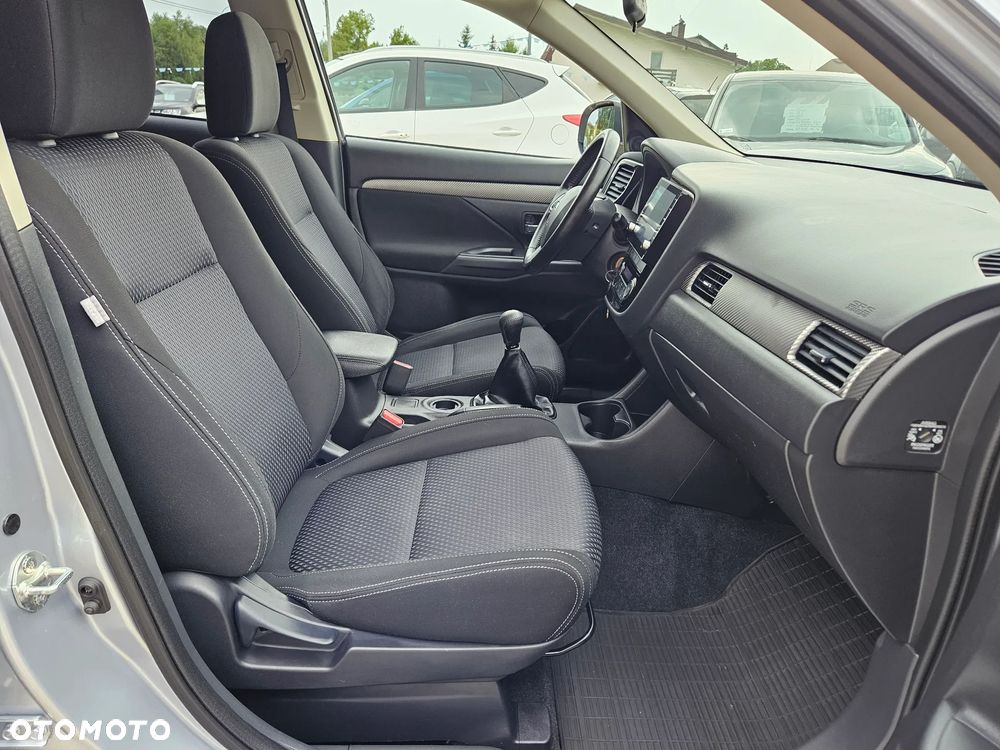 Mitsubishi Outlander 2.0 City Style 2WD - 21